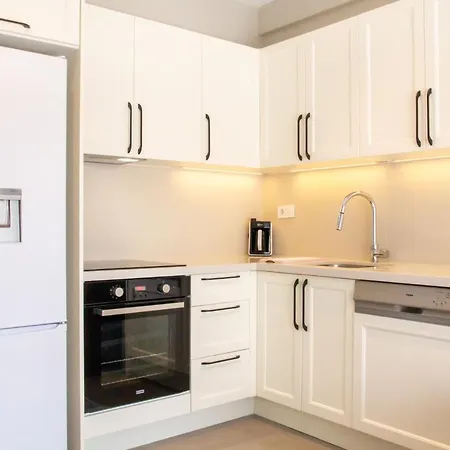 Apartmán Flat W Balcony 4 Min To In
