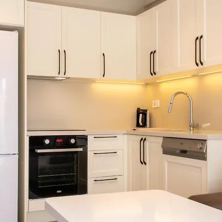 Apartmán Flat W Balcony 4 Min To In
